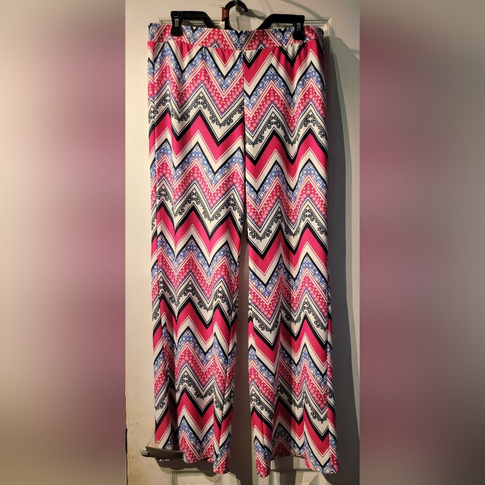 Jude Connally Chevron Print Pants M Pink Blue Pull-On Stretch Resort Palazzo USA